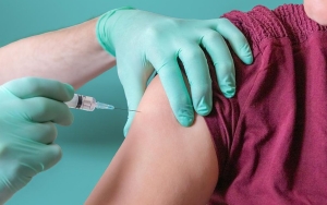 Program Vaksin COVID-19 Booster Dimulai Besok, KSP: Masyarakat Tak Perlu Khawatir Lagi