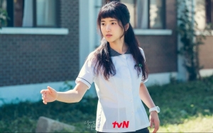 Kim Tae Ri Tetap Anggun Saat Hajar Orang Pakai Payung di Teaser 'Twenty-Five, Twenty-One' Terbaru