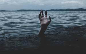 Pria ini Malah Tenggelam Saat Coba Selamatkan Wanita Tanpa Busana yang Loncat ke Sungai Ohio