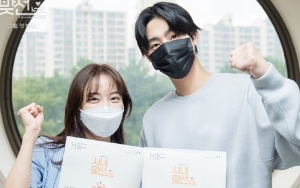 Sinergi Kim Sejeong dan Ahn Hyo Seop Cs di Pembacaan Naskah 'Business Proposal' Tuai Decak Kagum