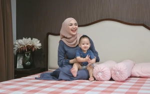 Citra Kirana Mendadak Merasa Mirip Sang Putra di Foto Terbaru, Setuju? 