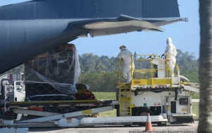 Penerbangan Pertolongan Pertama Tsunami Pascaletusan Gunung Berapi Bawah Laut Akhirnya Tiba di Tonga