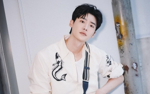 Penampilan Lee Jong Suk Pakai Seragam Sekolah Syuting 'Big Mouth' Kejutkan Netizen