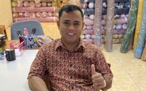 H. Faisal Tahan Tangis Ungkap Fuji Transfer Uang Rp 100 Juta, Mayang Malah Kena Sentil