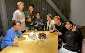 V Sebut BTS Keluarga Tercinta, Selfie Bareng Jimin Bikin Baper Maksimal