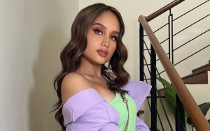 Akui Canggung, Cinta Laura Sampai Minta Diajarkan Selfie ke Sosok Cantik Ini