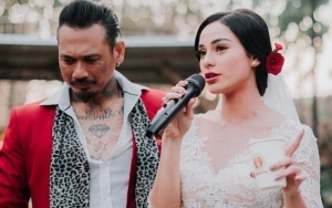 Jerinx SID Muntab Sang Istri Terus Jadi Sasaran Bully, Balik Sindir Pedas