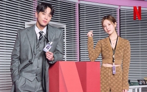Seohyun SNSD dan Lee Jun Young Syok Saat Terima Naskah Film BDSM 'Love and Leashes'
