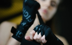 Apes, Pria di Bangkok Ini Dihajar Atlet Muay Thai Wanita Usai Bersikap Melecehkan