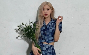 Baru Ultah, Rose BLACKPINK Pamer Body Goals Pakai Bikini di Kolam Renang