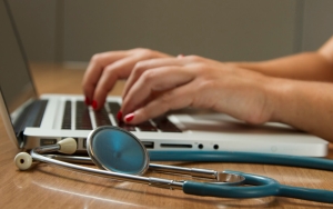 Cegah Krisis Nakes, Kemenkes Minta Dokter Terpapar COVID OTG Tetap Layani Telemedicine