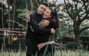 Niat Beri Kejutan, Ryan Delon Malah Ketahuan Saat Hadiahi Ini untuk Sharena di Hari Valentine
