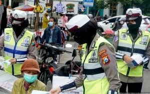 12 Polisi di Surabaya Dicopot Tak Hormat, Ada yang Desersi Hingga Pakai Narkoba