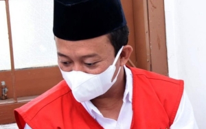 Herry Wirawan Pemerkosa Belasan Santri Tak Dihukum Mati, Keluarga Korban Nangis dan Kecewa Berat