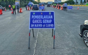 Polisi Beri Pelonggaran Nakes yang Bawa Kendaraan Pribadi Bebas Melintasi Wilayah Ganjil-Genap