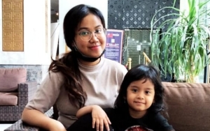 Mayang Asyik Bikin Video Pakai Sound Viral, Dandanannya Malah Jadi Sorotan 