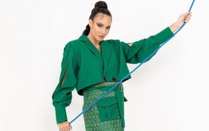 Maternity Shoot, Nadine Chandrawinata Bangga Kenakan Baju Kain Sisa Buatan Sang Ibunda