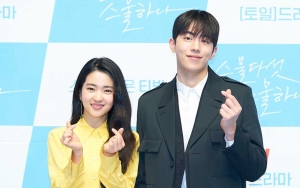 Kim Tae Ri Bantu Nam Joo Hyuk Syuting Adegan Anggar 'Twenty-Five, Twenty-One'