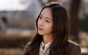 Krystal Akui Sulit Tahan Tawa di Lokasi Syuting 'Crazy Love'