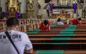 Sukacita Umat di Filipina Rayakan Hari Rabu Abu Kala Sebagian Besar Pembatasan COVID-19 Dicabut