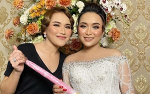 Ayu Ting Ting Nangis Ucapkan Terima Kasih ke Tim Wedding Sang Adik, Disindir Lebay? 