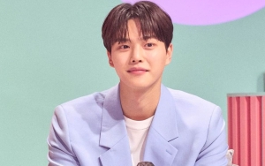 Song Kang Unjuk Kebolehan Main Piano di Acara Fanmeeting Perdana, Aura Mahalnya Semakin Bersinar