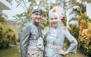 Kenakan Pakaian Adat, 11 Potret Venna Melinda-Ferry Irawan Menikah Di Bali