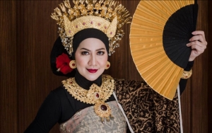 Gelar Acara Pernikahan, Konsep Hijab Venna Melinda Malah Bikin Aneh Hingga Ngakak