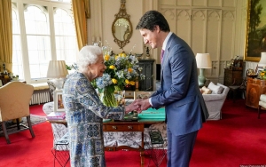 Ratu Elizabeth II Gelar Pertemuan Perdana dengan PM Kanada Sejak Dikonfirmasi Positif COVID-19