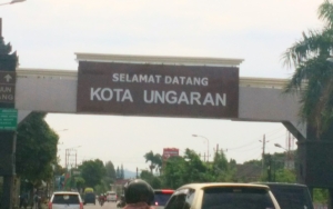 9 Kendaraan Terlibat Kecelakaan Beruntun di Ungaran, Truk Ringsek-Motor Hancur