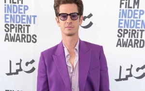 Intip Momen Andrew Garfield Menangis Usai Terima Piala Di Ajang Penghargaan