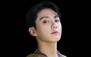 Refleks Petugas Keamanan Saat Jungkook Hampir Terjatuh di Konser BTS Ini Bikin Penggemar Takjub