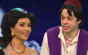 Kim Kardashian Debut Posting Foto Instagram Dengan Pete Davidson Sang Kekasih