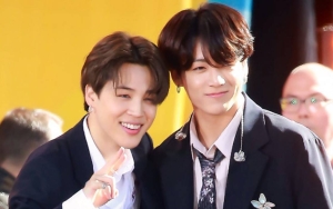Saling Menjaga, Jimin BTS Sigap Selamatkan Jungkook yang Tak Seimbang di Konser