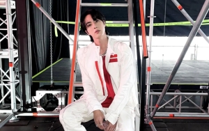 Penampilan Terbaru Jin BTS dengan Rambut Hitam di Konser Seoul Tuai Komentar Begini