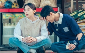 Lakukan Lovestagram Dengan Choi Hyun Wook, 10 Potret Lee Joo Myoung Bak Selebgram