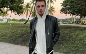 James Kennedy Debut Posting Foto Mesra Bareng Cewek di Instagram, Pacar Baru?