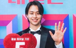 Penyanyi Rookie Lee Solomon Minta Maaf Akibat Kontroversi Hadiah Pemberian Fans Dipakai Pacar