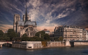 Makam Kuno Misterius Abad ke-14 Ditemukan di Situs Katedral Notre Dame Paris