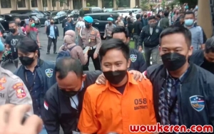 Doni Salmanan Senyum Meski Dimiskinkan dan Ditahan, Nasib Pegawai Ngenes Luntang-Lantung?