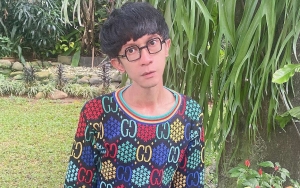 Aming Pamer Penampilan Super Nyentrik Banggakan Diri Sendiri: Aku Terlahir Seperti Ini