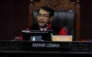 Anwar Usman Diminta Mengundurkan Diri Sebagai Ketua MK Setelah Nikahi Adik Jokowi