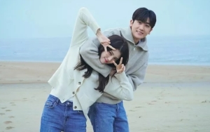 Perubahan Fisik Hyungsik Berseragam Bareng Han So Hee di 'Soundtrack #1' Curi Fokus