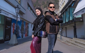 Nikita Mirzani Sindir Bohong, Bahasa Tubuh Shandy Istri Juragan 99 Saat Jumpa Pers Ngode Takut?