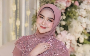 Bumil Cantik Ria Ricis Nangis Sesenggukan Ingat Keinginan Mendiang Ayah yang Belum Kesampaian, Apa?
