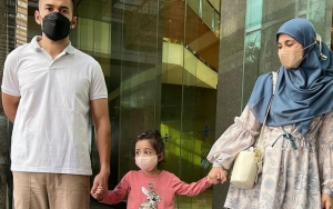 Shireen Sungkar Posting Foto Keluarga, Pose Teuku Wisnu Mirip Foto KTP