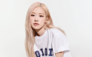 Rose BLACKPINK Tampilkan Pesona Seksi Lewat Gaun Cantik Transparan