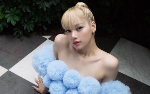 Lisa BLACKPINK Rayakan Ultah di Thailand, Potret Bareng Keluarga Curi Perhatian