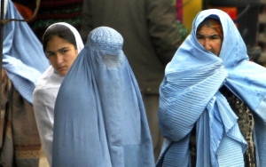 Taliban Disebut Larang Perempuan Naik Pesawat Sendiri Tanpa Ditemani Kerabat Pria