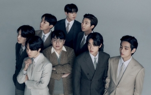 Berawal dari Agensi Kecil, Bang Si Hyuk Beber Visi HYBE dalam Pemotretan Bareng BTS